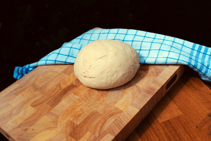 Einfacher &amp; schneller Pizzateig - Kiki&amp;#39;s BBQ | Grillrezepte, BBQ-Blog