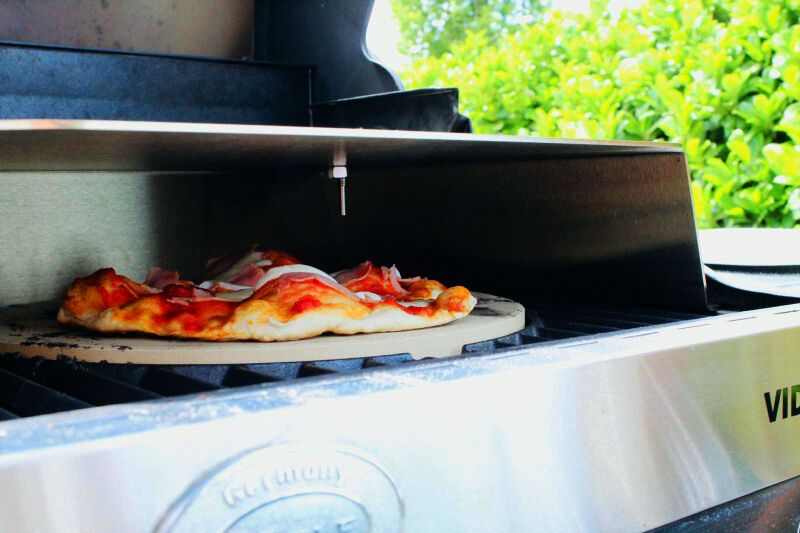 Pizza vom Gasgrill - Kiki's BBQ | Grillrezepte, BBQ-Blog